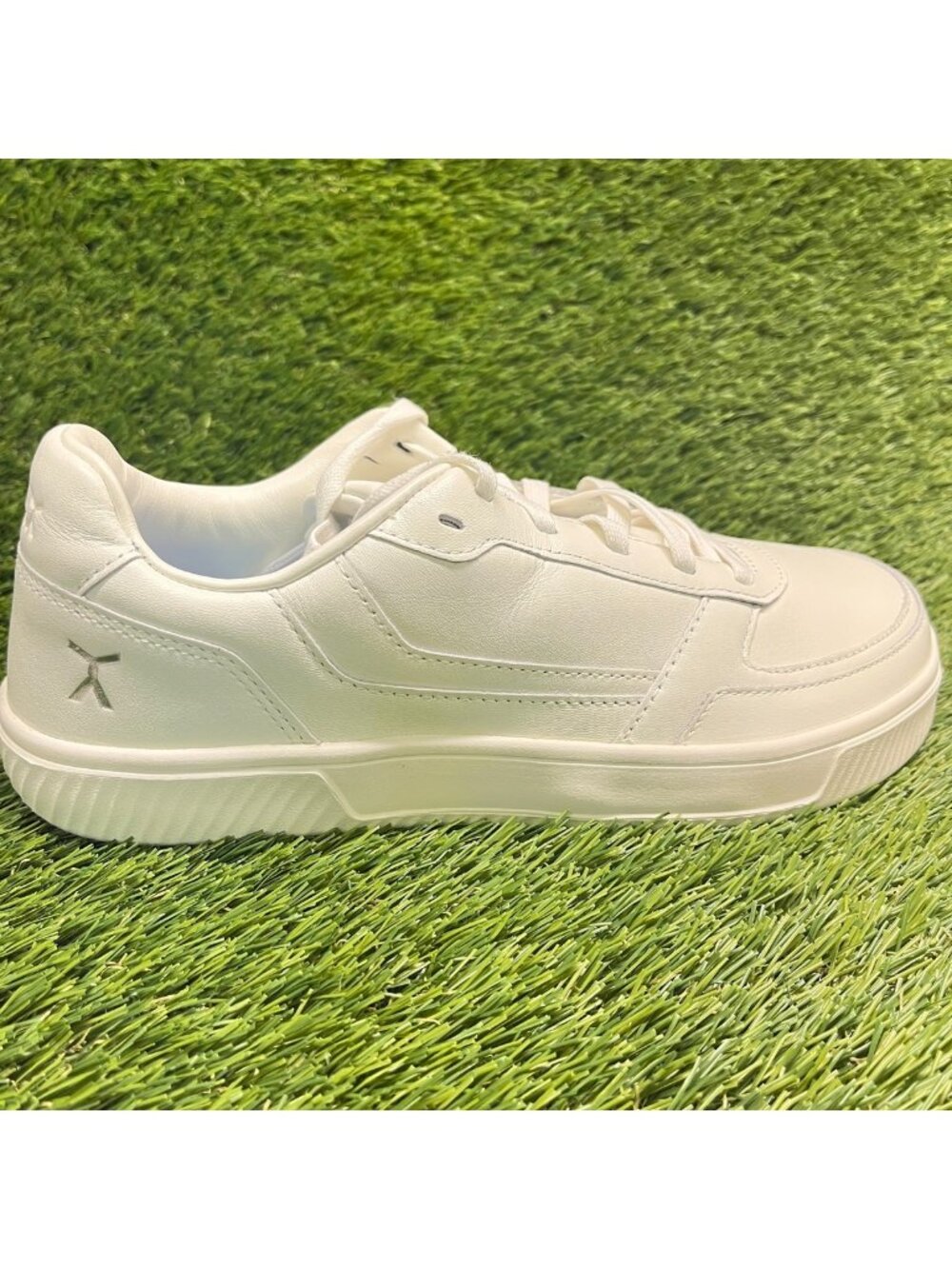 Flux Adapt Leather Trainer White Mens Size 8.5 Womens 10 Athletic Shoes Sneakers